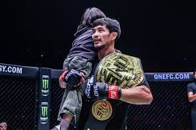 海港在亚冠已跨赛季10场不胜，上次赢球是整整一年前